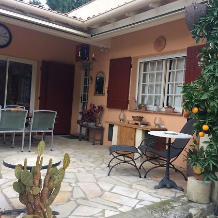 Chambre Dans Villa Charmante Vallabrègues Kültér fotó
