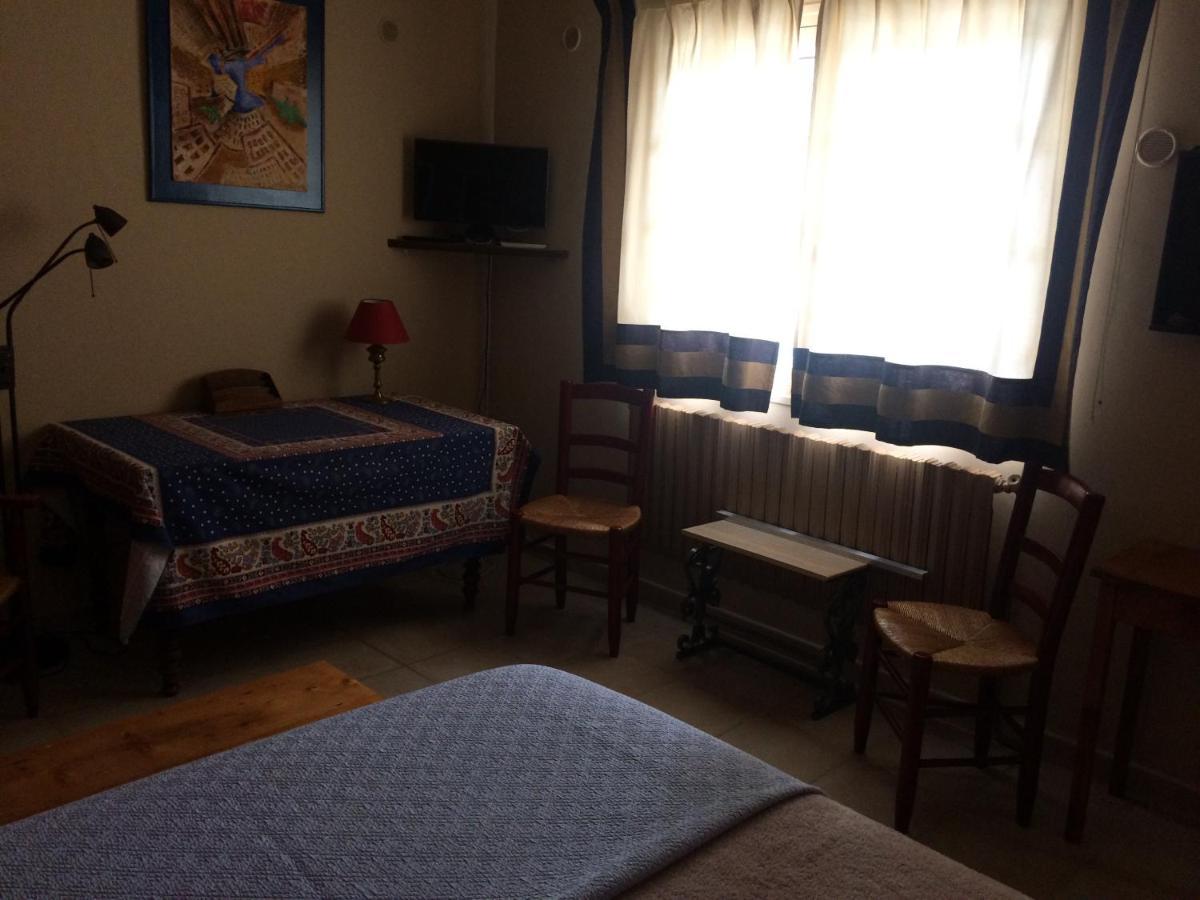 Chambre Dans Villa Charmante Vallabrègues Kültér fotó
