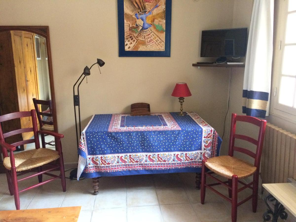 Chambre Dans Villa Charmante Vallabrègues Kültér fotó